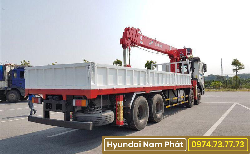 Xe Tải Hyundai 4 Chân HD320 Gắn Cẩu Atom 14 Tấn 1405